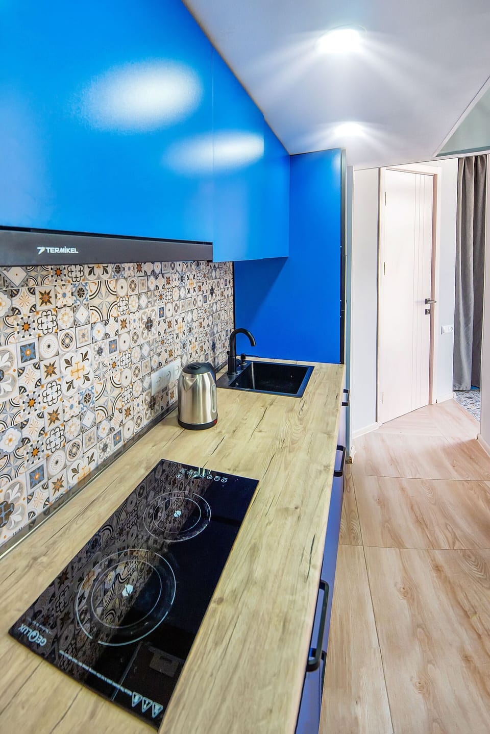 Apartment | Private kitchen | Electric kettle, cookware/dishes/utensils