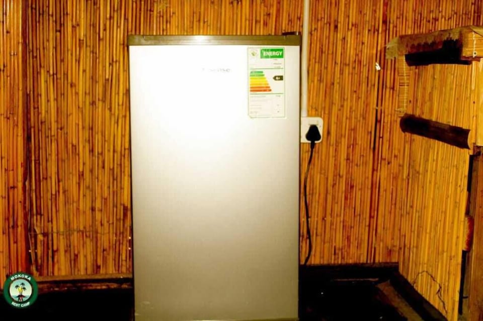 Standard Chalet, 1 Double Bed | Desk, iron/ironing board, WiFi (free), bed sheets