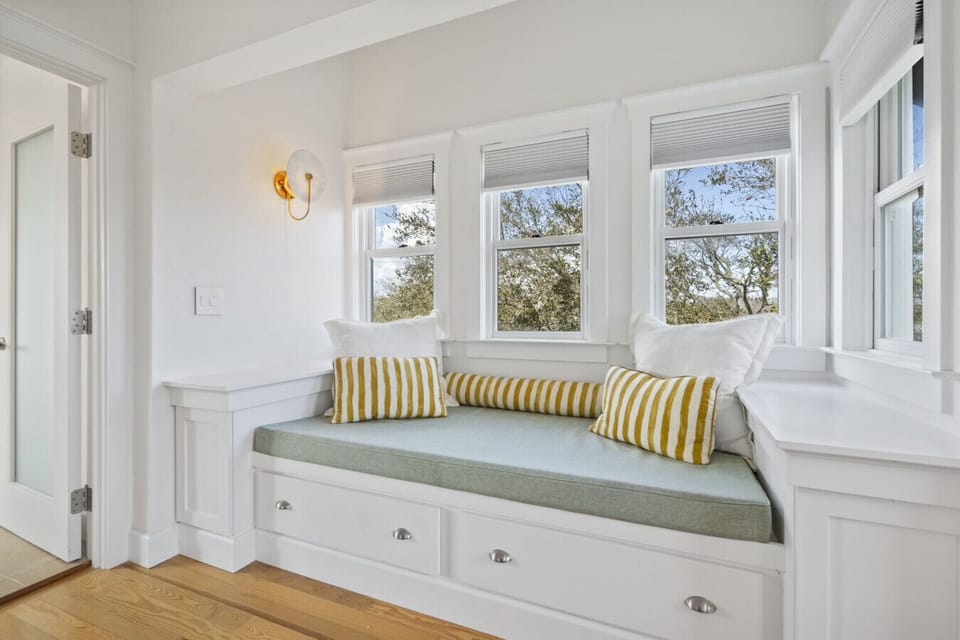 No detail overlooked. Top floor has more than enough room for whole party to gather or spread out! Right off the kitchen you`ll find the dining room, family room and an additional sitting room Love how bright and airy the top floor is. Welcome to the thir