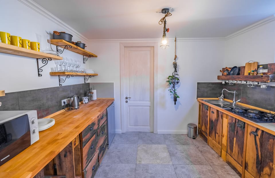 Apartment | Private kitchen | Electric kettle, cookware/dishes/utensils