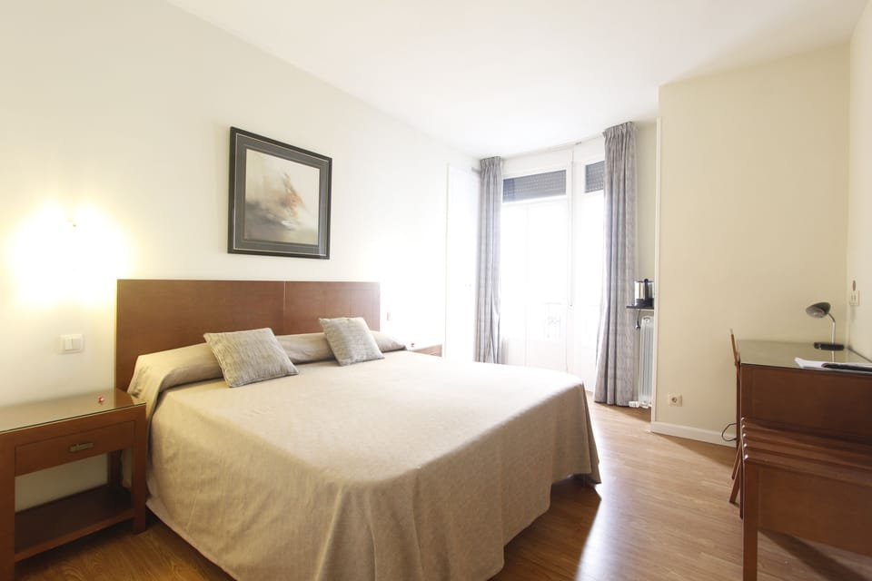 Superior Double Room | Minibar, in-room safe, desk, free WiFi