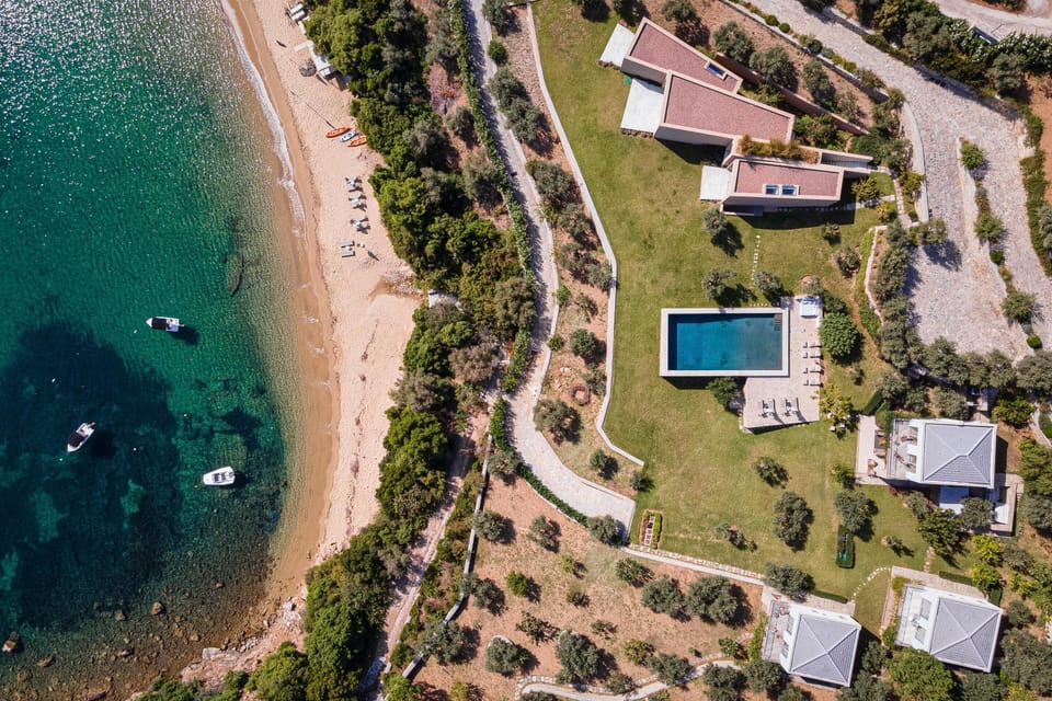 Beach nearby, beach cabanas, sun loungers, beach umbrellas