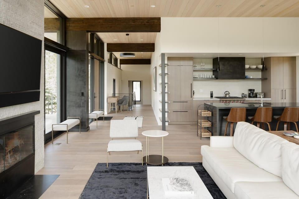 House, 4 Bedrooms | Living area