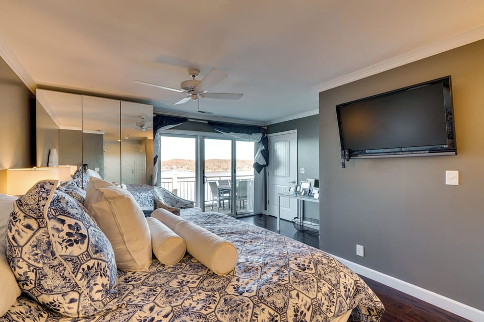 Boat Slip & Water Views: Lake Ozark Condo Apartment in Lake of the Ozarks