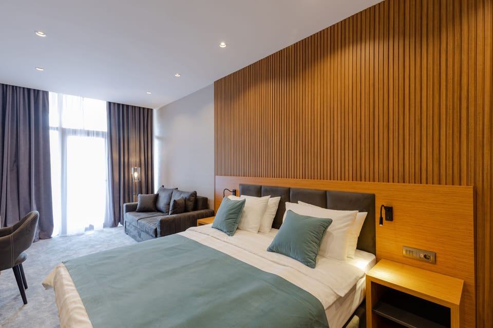 Superior Double City View | Minibar, in-room safe, desk, laptop workspace