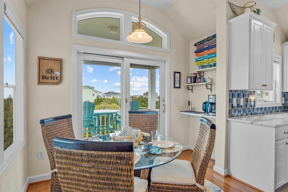 08-Surf or Sound Realty - 1169 - Risk It 4 Da Biscuit - Dining Area -4