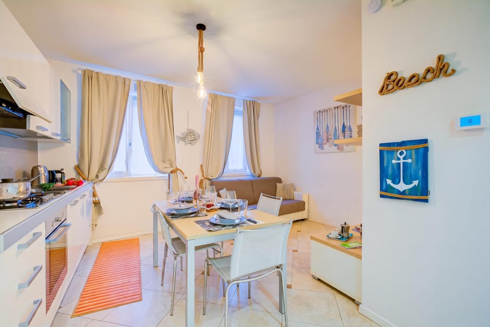 Family Apartment, 1 Bedroom, Microwave (Heart Of Riva - 100m From The Lake) | Private kitchen