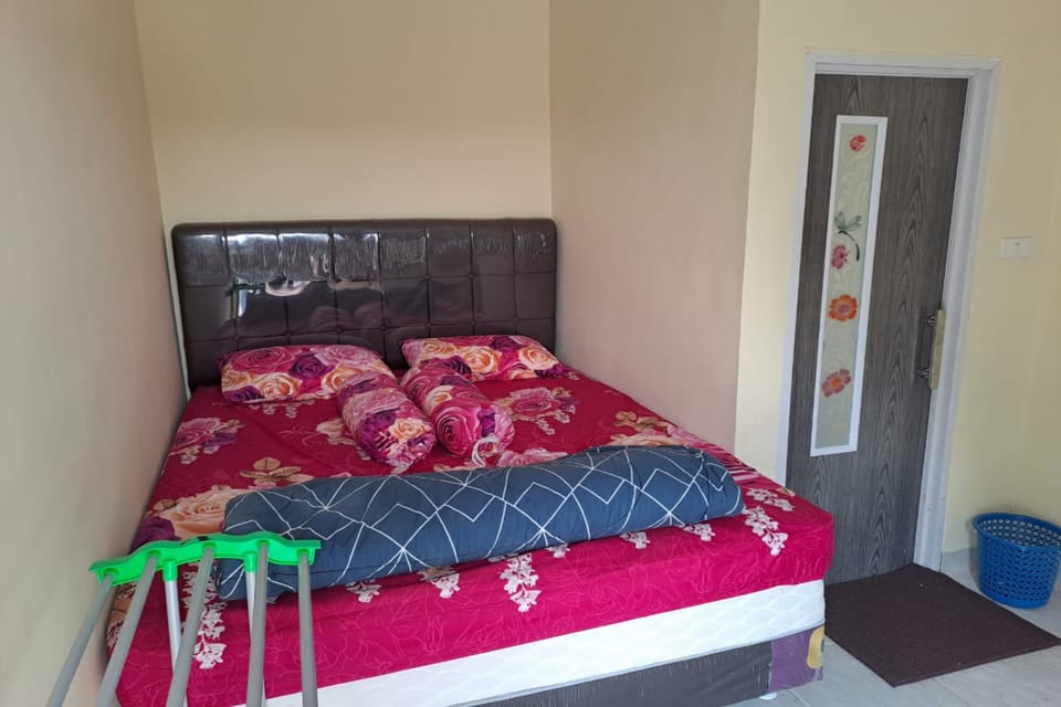 Standard Double Room | WiFi (free), bed sheets