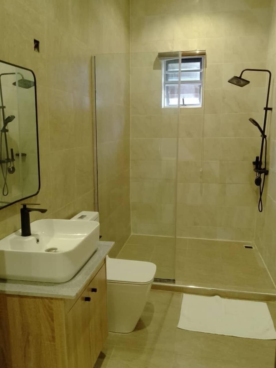 Standard Single Room | Bathroom | Slippers, towels