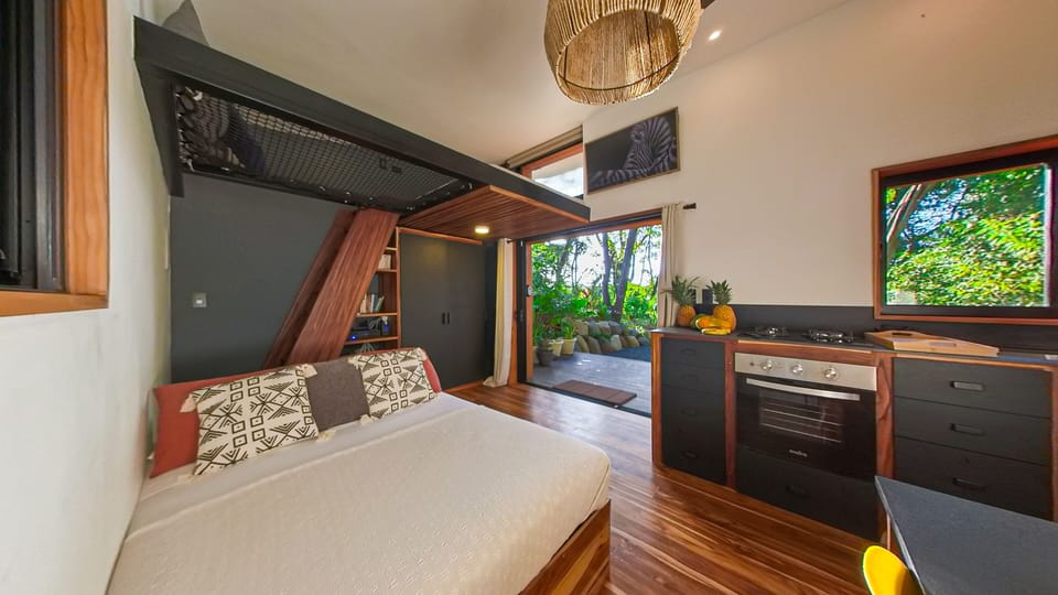 Sleeping option 1 : Full size bed downstair with comfy mattress (3)