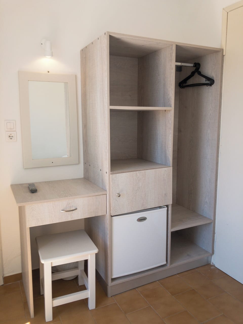 Deluxe Double or Twin Room, 1 Double or 2 Twin Beds, Garden View | In-room safe, iron/ironing board (on request), WiFi (free), bed sheets