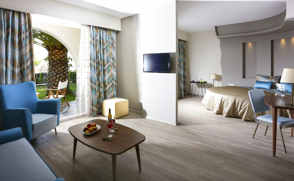 Grand Suite, Private Pool | Minibar, in-room safe, soundproofing, free WiFi