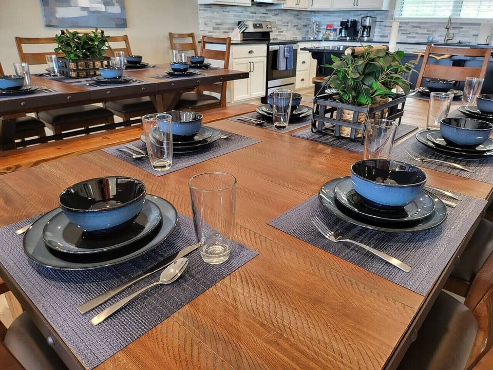 Plenty of dishes, flatware and glasses!