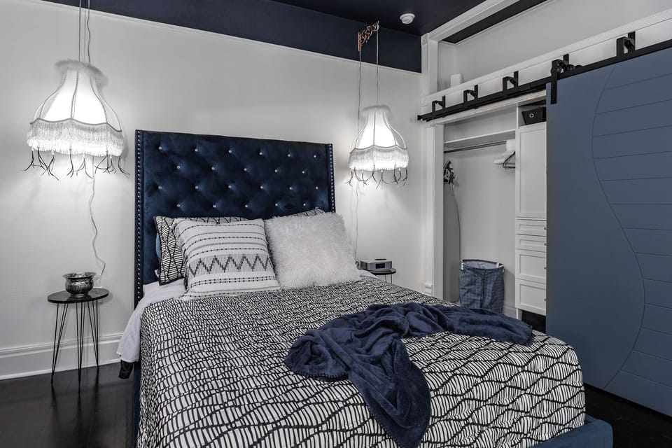 Moonshine Suite Master Bedroom & Lounge