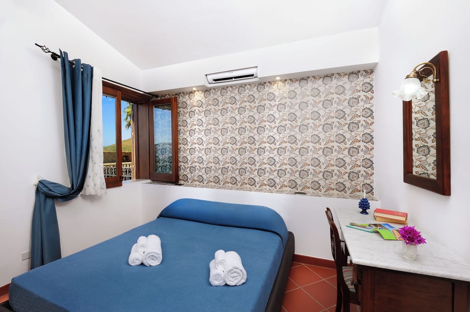 Comfort Double Room, Courtyard Area | In-room safe, desk, free WiFi, bed sheets