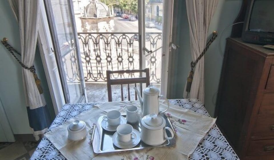 Panoramic Double Room, 1 Bedroom, Non Smoking | In-room dining