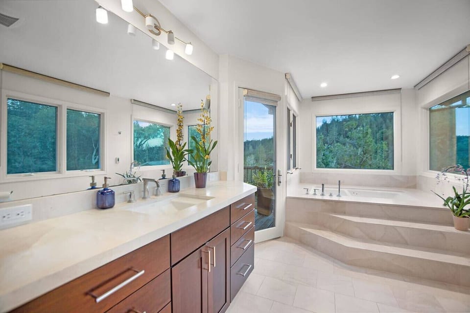 Upstairs Master Bathroom with Jacuzzi Tub
