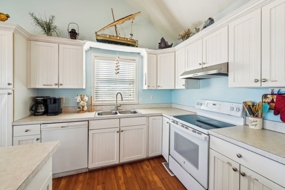 Main/Upper Level,Kitchen,