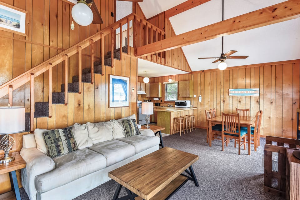 Main Level,Living Room,