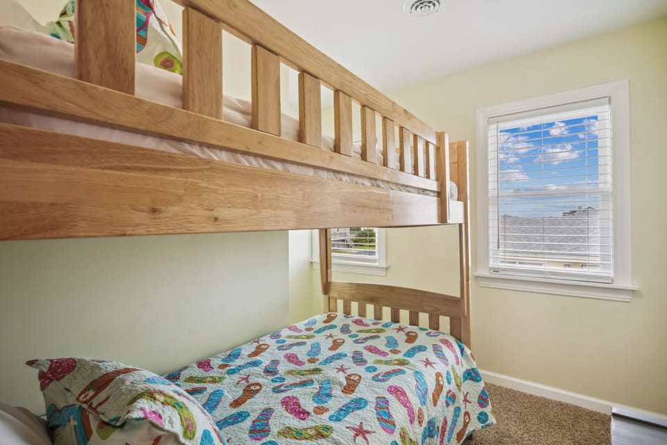 Upper Level,Bedroom,