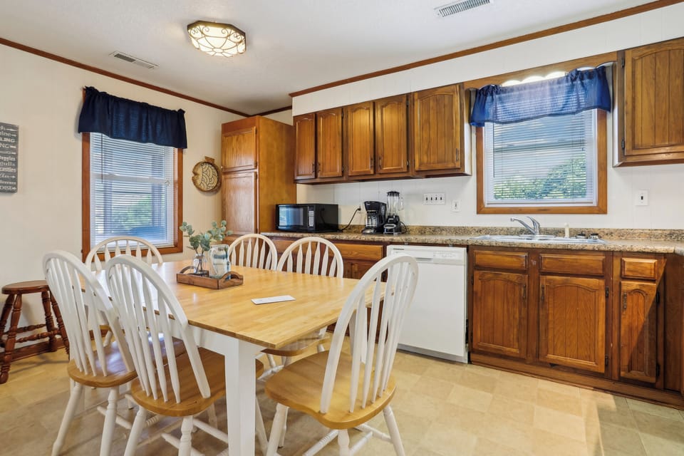 Main Level,Kitchen,