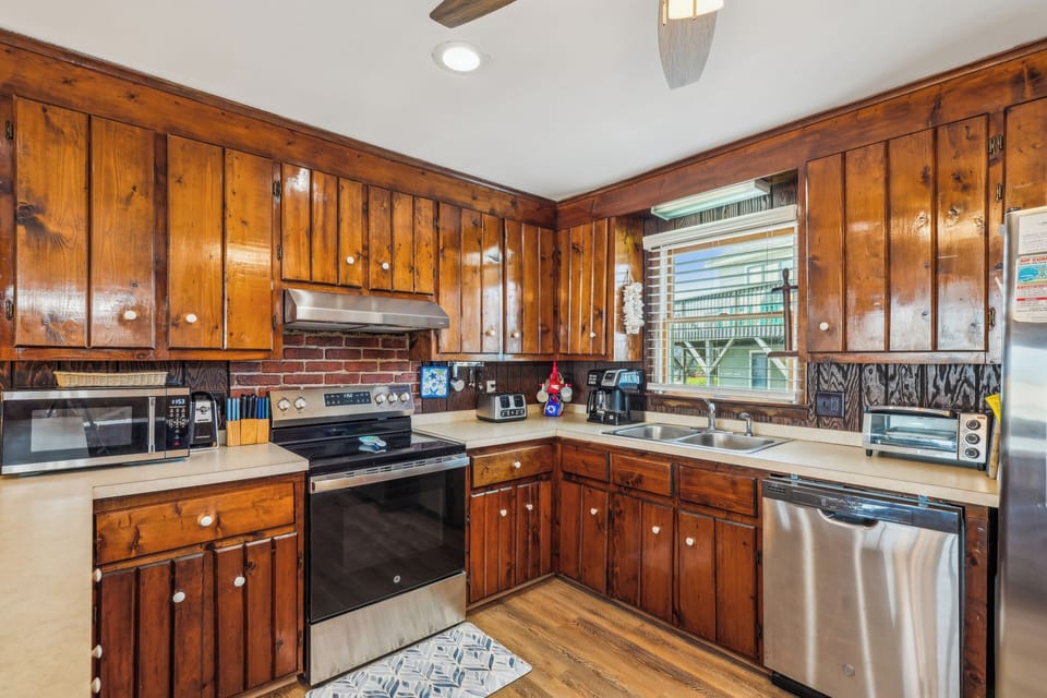 Main Level,Kitchen,