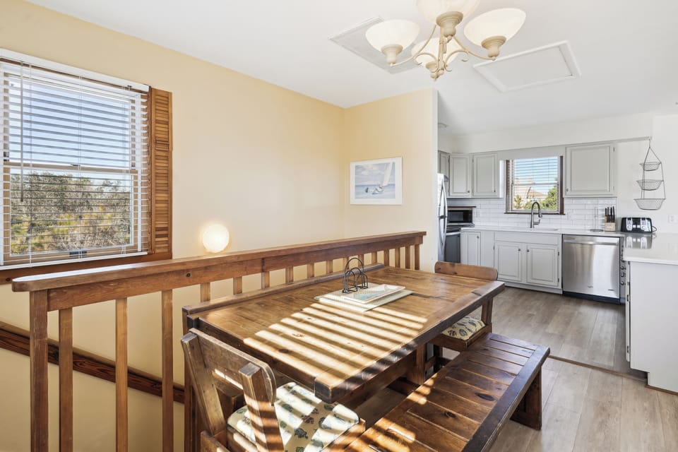 Main/Upper,Dining Area,