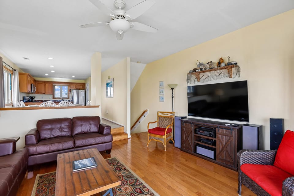 Group,Living Room,Customer Provided