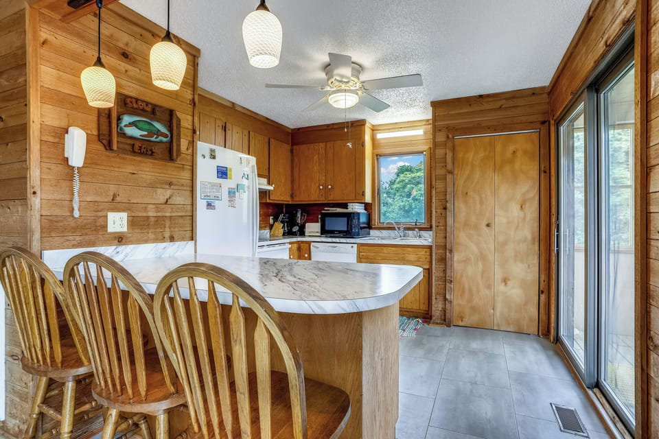 Main Level,Kitchen,