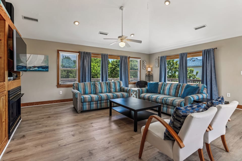 Main Level,Living Area,