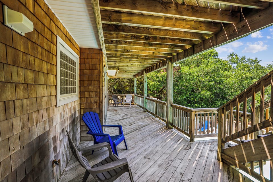 Middle Level,Deck,