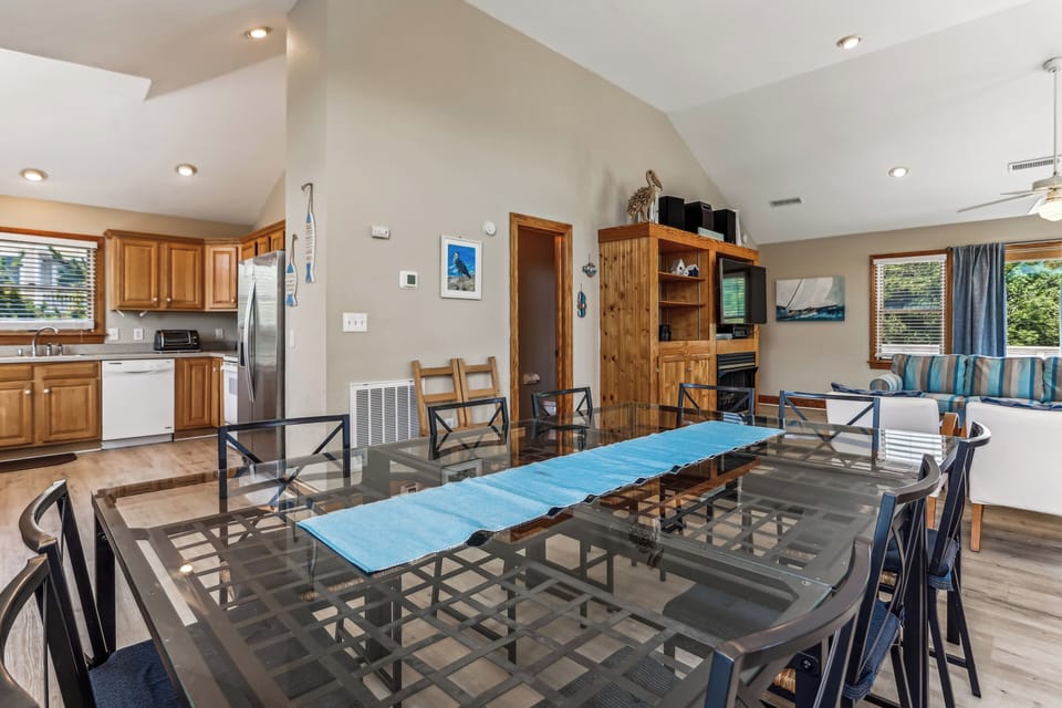 Main Level,Dining Area,