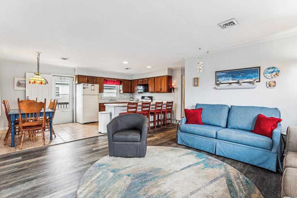 Main Level,Living Room,