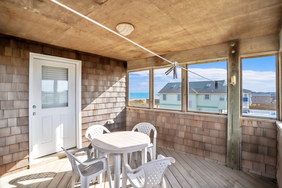 Group,Screened Porch,