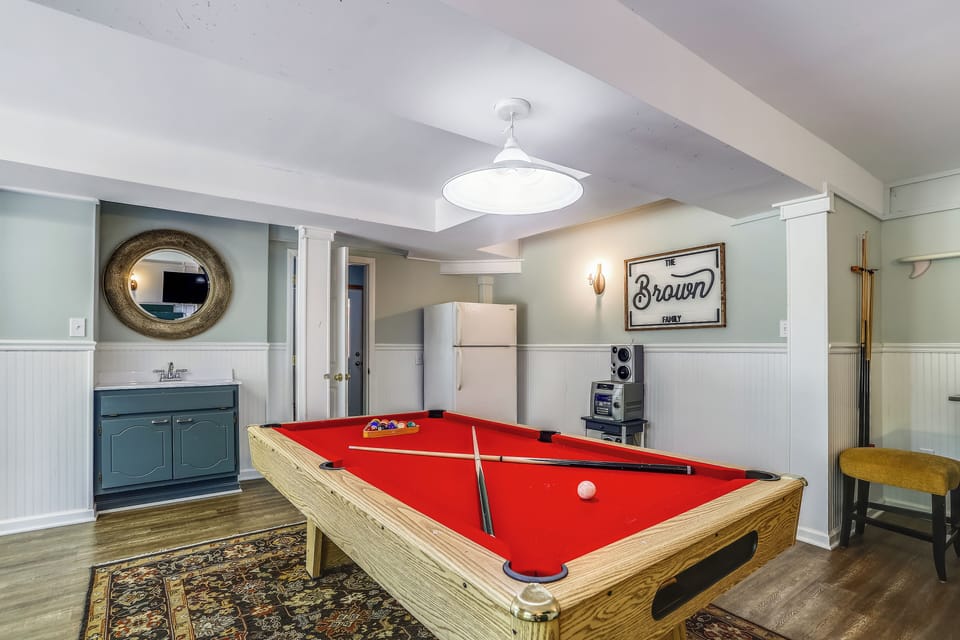 Ground Level,Recreation Room,