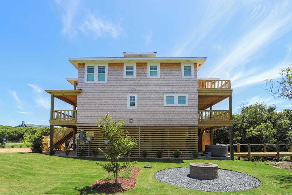 Exterior,Side Elevation,