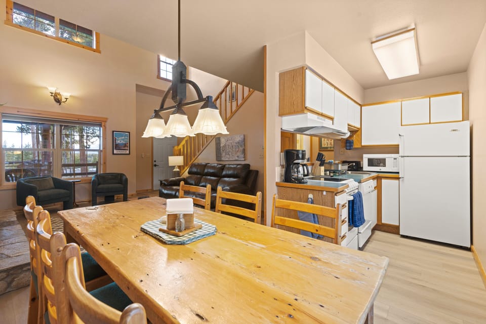 Seating for up to 8 in the dining area. 