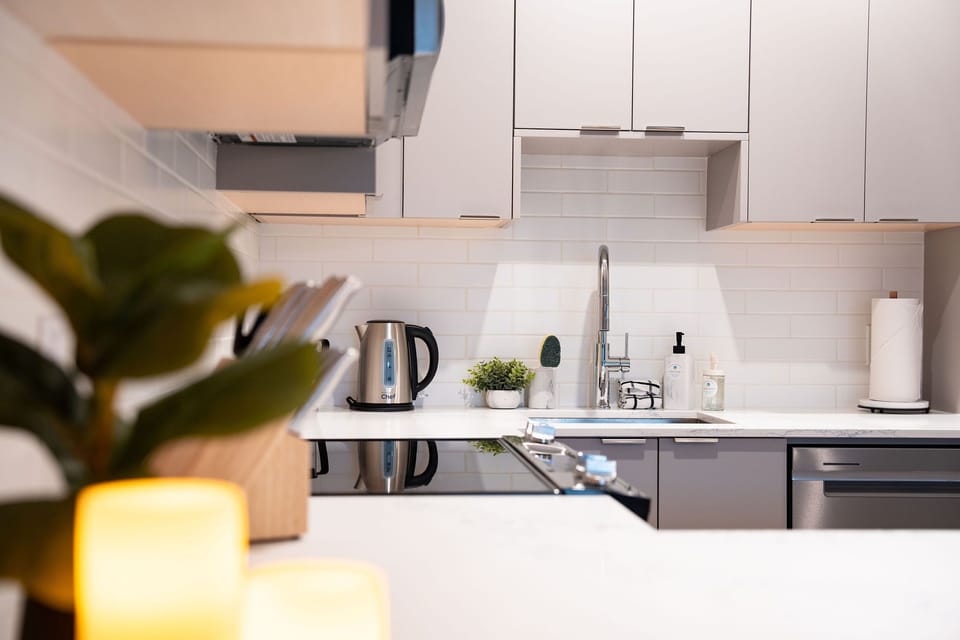 Condo | Private kitchen | Coffee/tea maker, fridge, microwave, oven