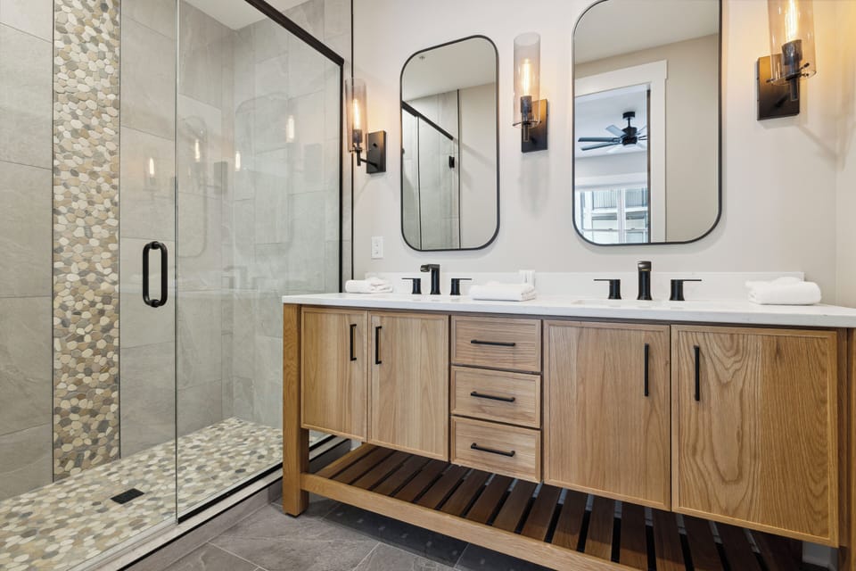 Full Bathroom, Towels Provided, Walk-in Shower