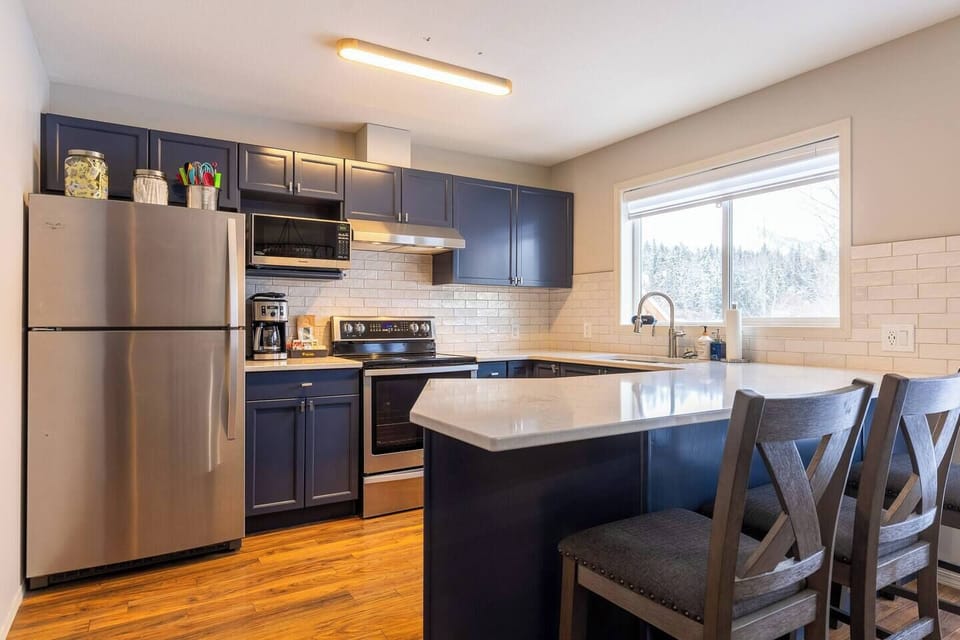 Newly Renovated Kitchen l Keurig Coffee Maker
