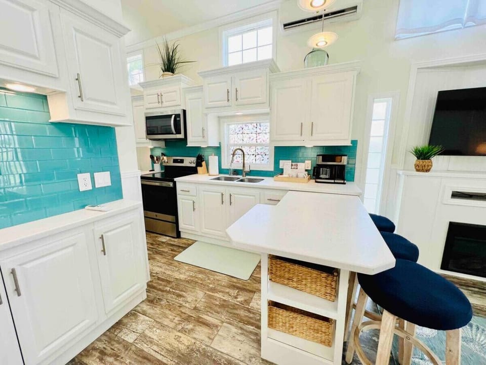 Kitchen & Dinng