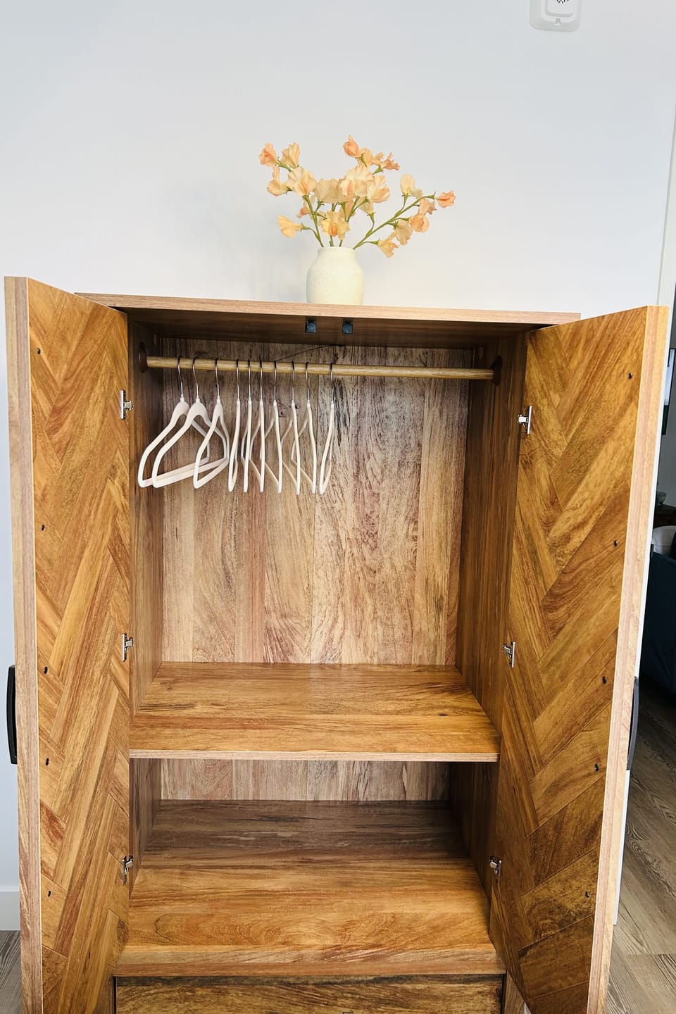 Bedroom armoire