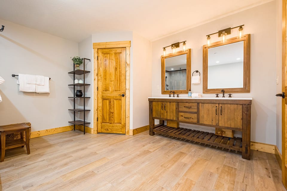 Main Level Primary Bath