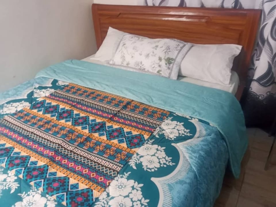 Traditional Room | Premium bedding, memory foam beds, desk, laptop workspace