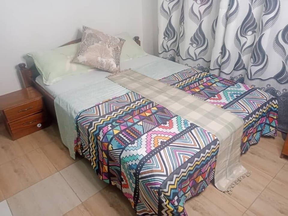 Basic Single Room | Premium bedding, memory foam beds, desk, laptop workspace