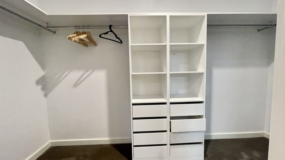 House | Wardrobe
