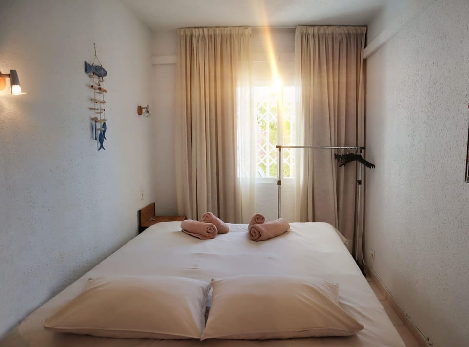 Bedroom with double bed