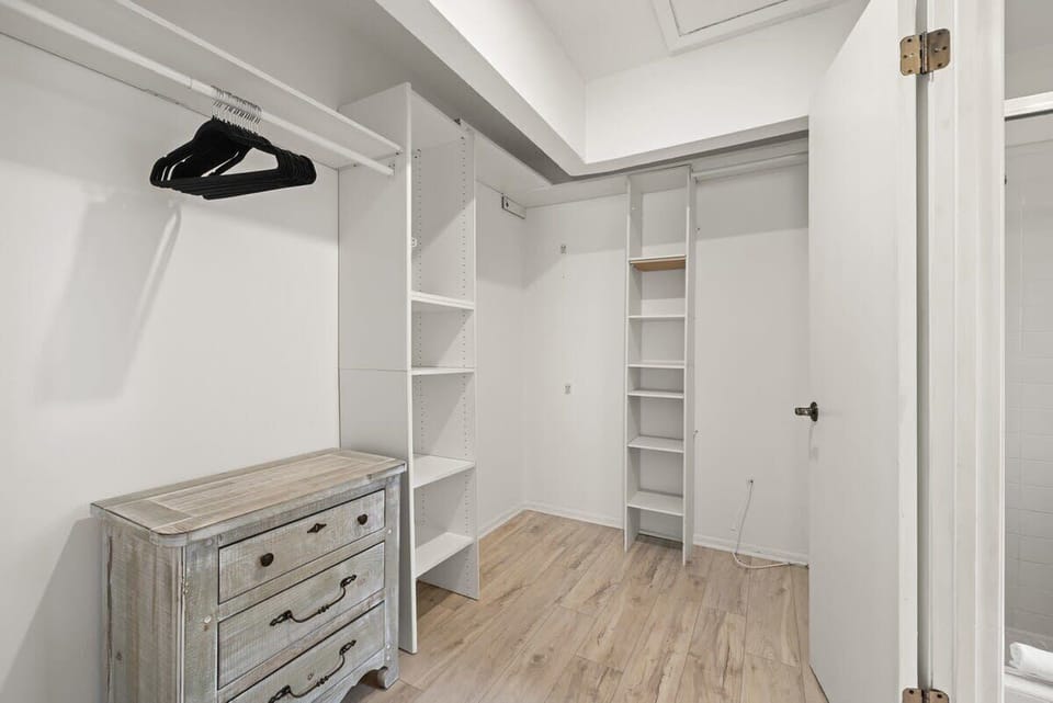 Walk in Closet