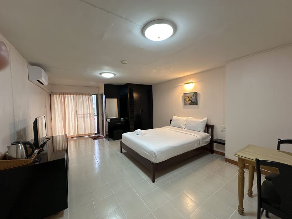 Standard Room | Free WiFi, bed sheets