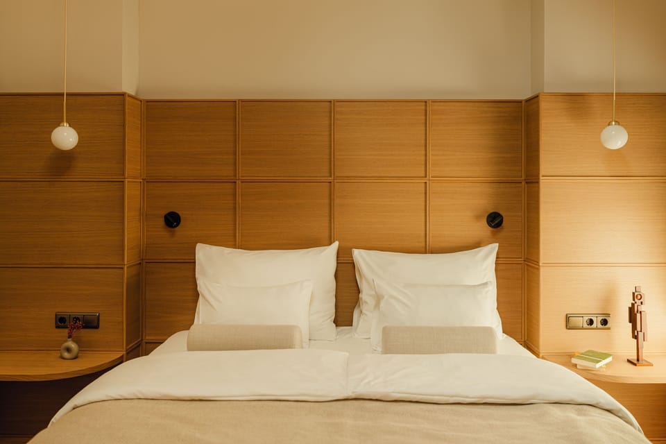 Comfort suite with terrace | Premium bedding, in-room safe, desk, laptop workspace